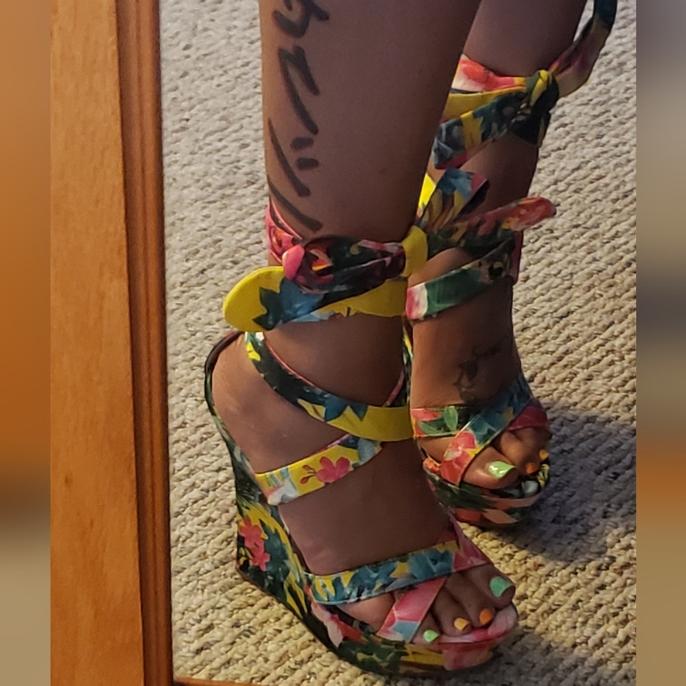 Sandals ankle tie